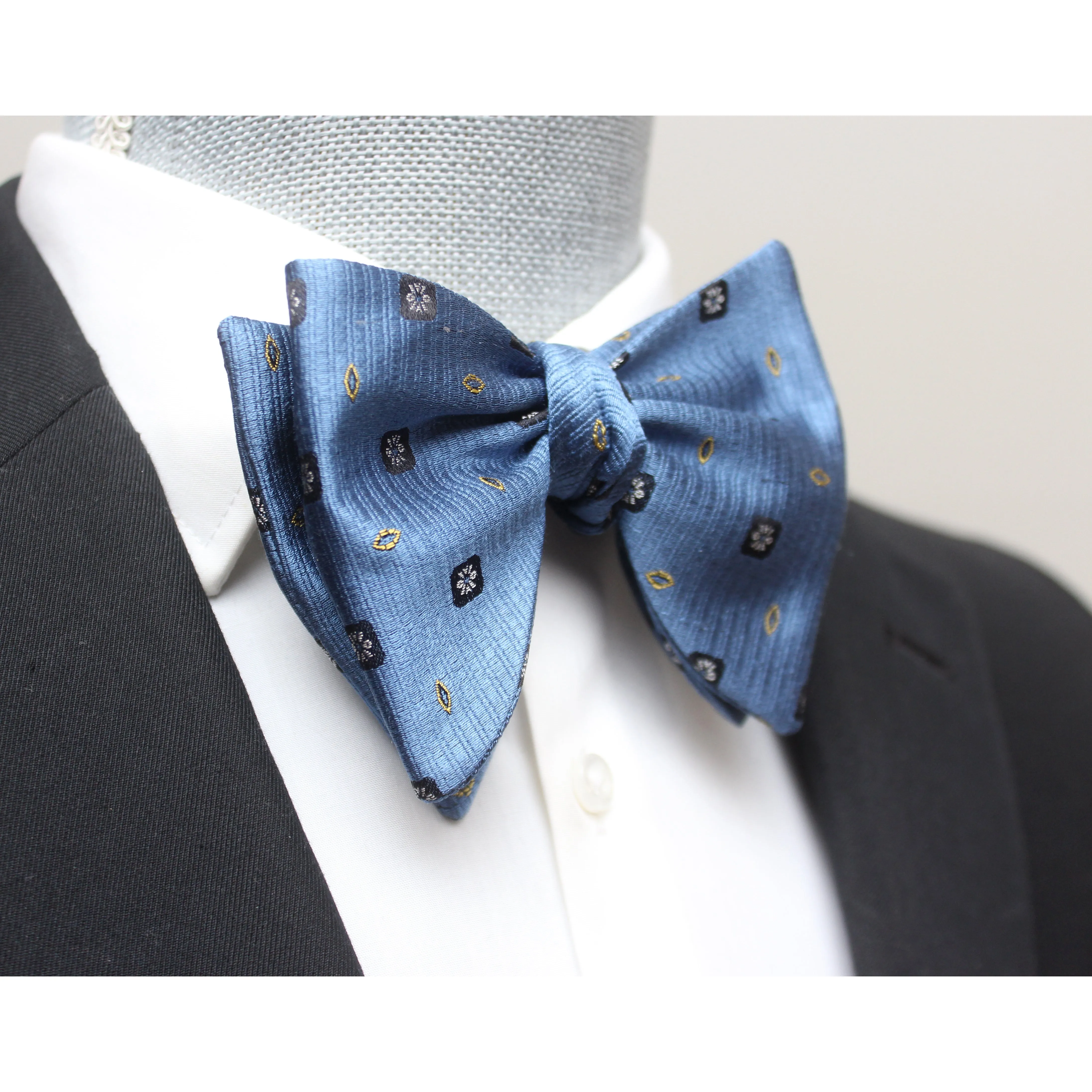 Big Butterfly Blue Ornament Silk Bow Tie