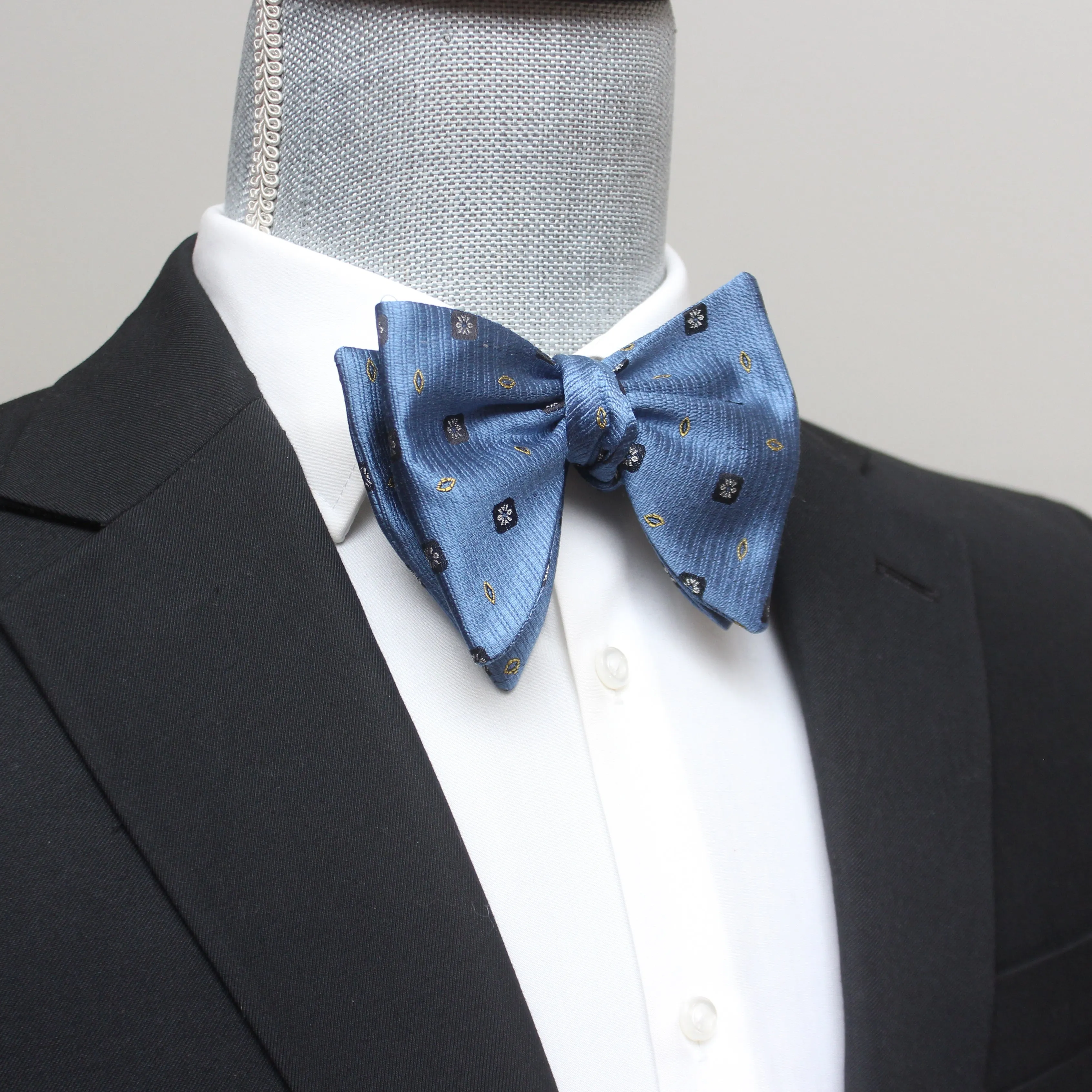 Big Butterfly Blue Ornament Silk Bow Tie