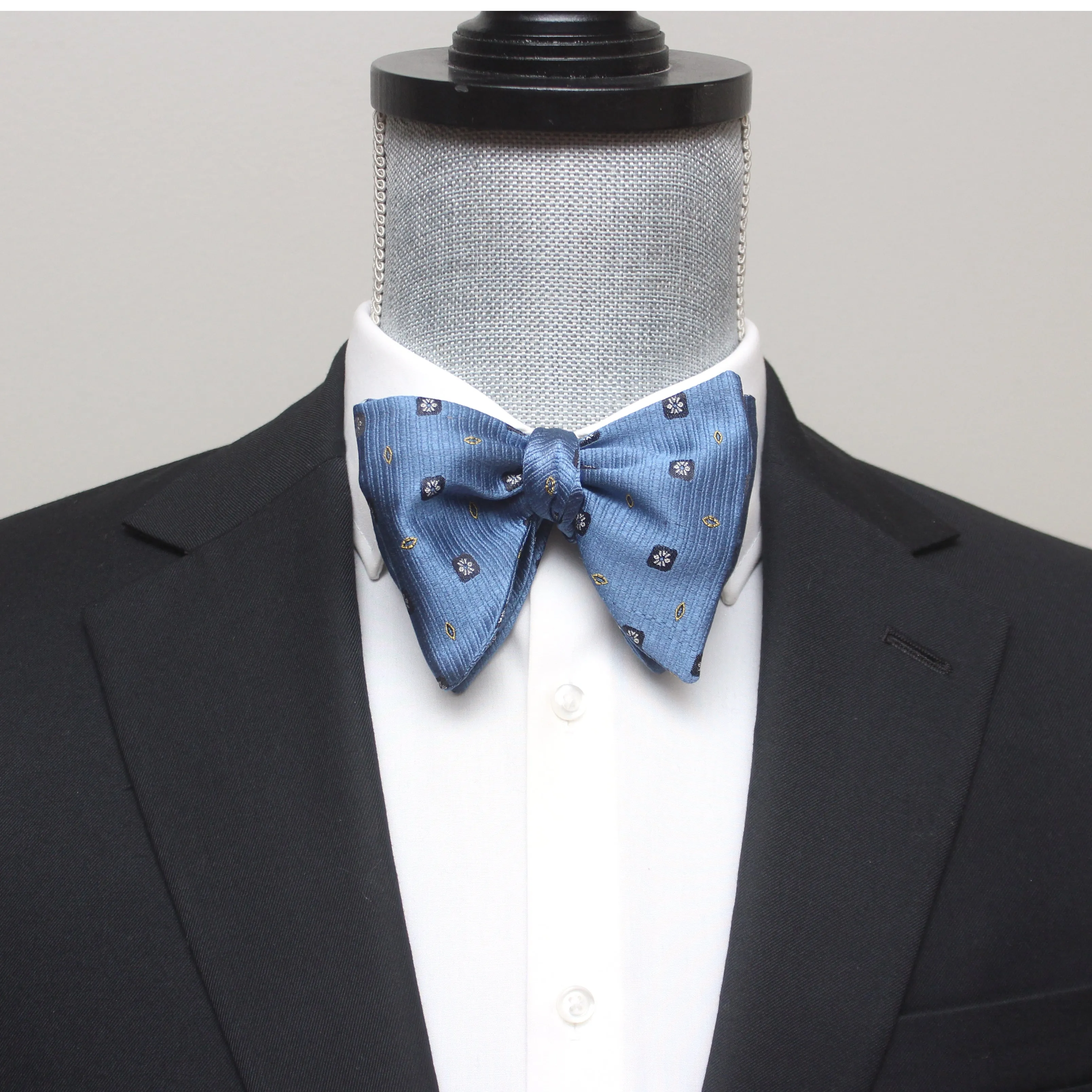 Big Butterfly Blue Ornament Silk Bow Tie