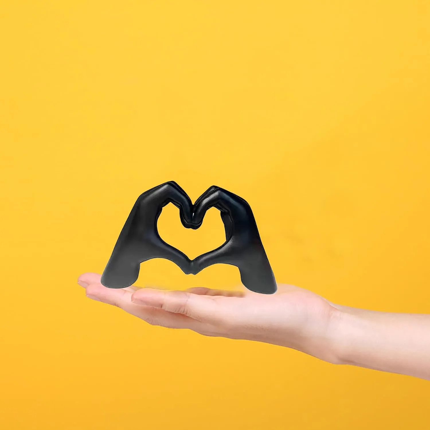 FANTESTICRYAN Small Heart Hands Statues Hand Love Sculpture Cute Decorative Home Decor Ornaments for Living Room, Wedding, Office Desktop, Cabinets, Bookshelf (Small Black)