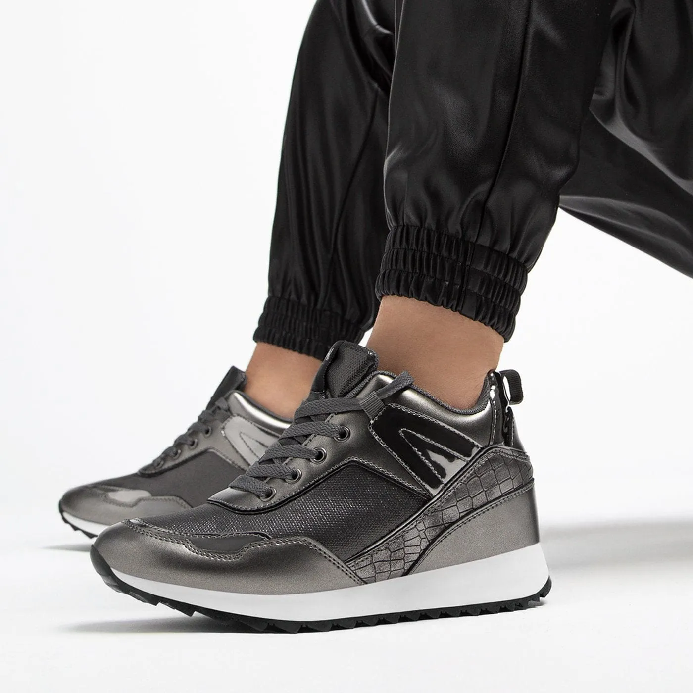 Sneakers Rockslide Lead Metal