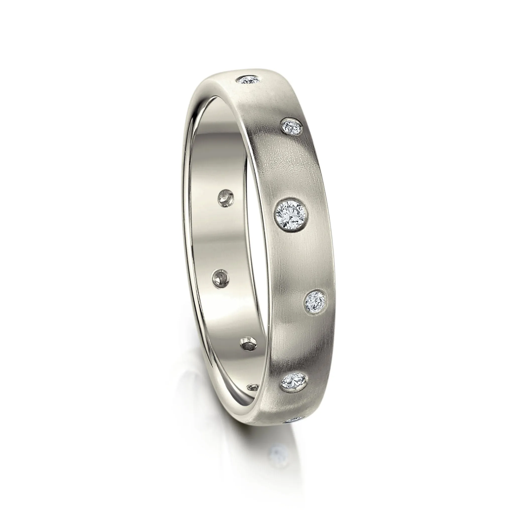 Traditional 12-diamond 4mm Constellation Ring in Platinum